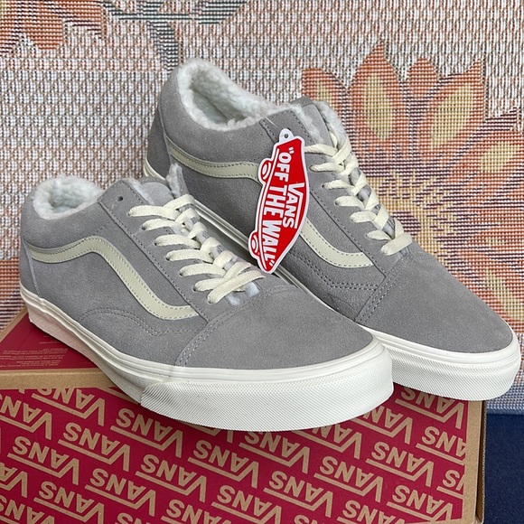 Vans WMNS Old Skool
Cozy Hug Drizzle/Marshmal
VN0005UA6J6
Sneakers - Picture 7 of 16